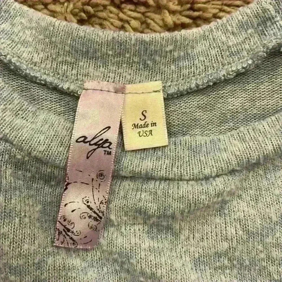 Francesca’s‎ Long Sleeve Top - Picture 3 of 3